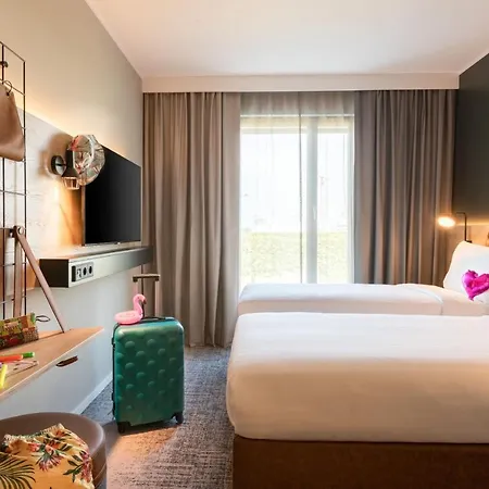 Moxy Paris Val D'europe Hotel Montévrain