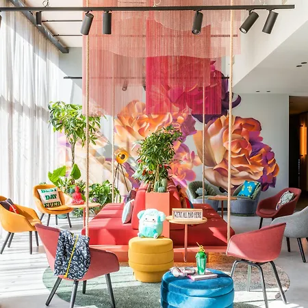 Moxy Paris Val D'europe 3* Montévrain