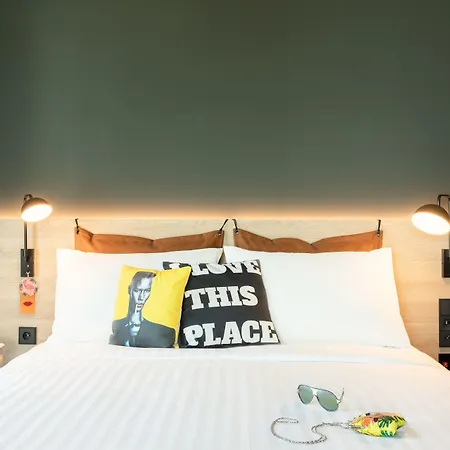 Moxy Paris Val D'europe Otel 3*