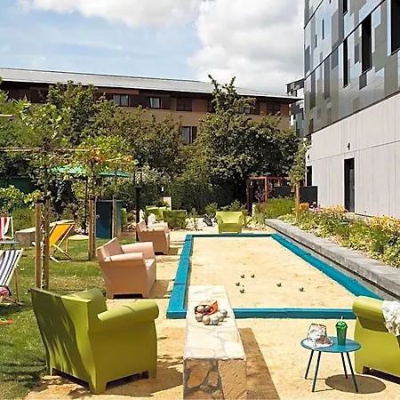 Moxy Paris Val D'europe Hotel Montévrain