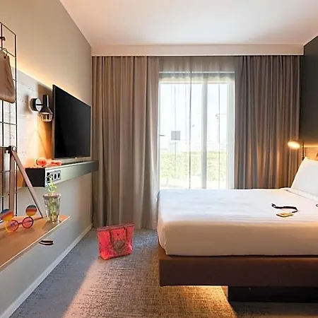 Hotel Moxy Paris Val D'europe 3*