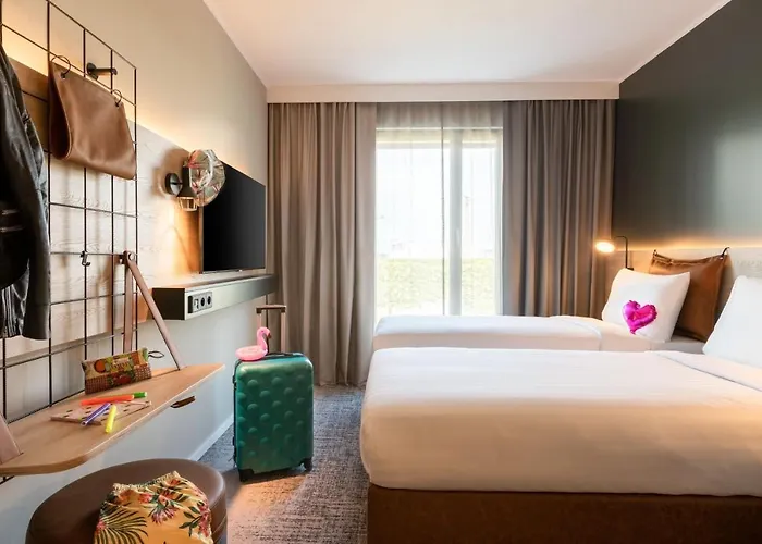 Moxy Paris Val D'europe Hotel Montévrain
