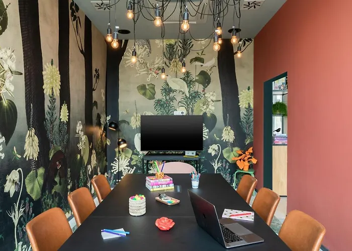 Moxy Paris Val D'europe ホテル 3*